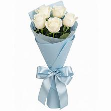 Букет 5 Белых роз Проуд в Большевике Ставропольского края