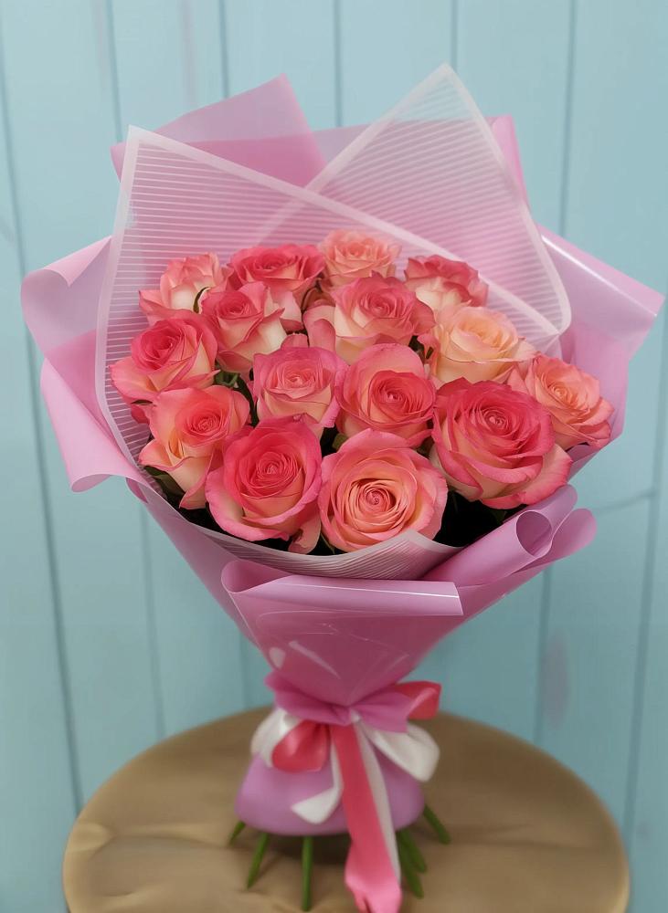 Букет 15 Розовых роз Равель в Большевике Ставропольского края