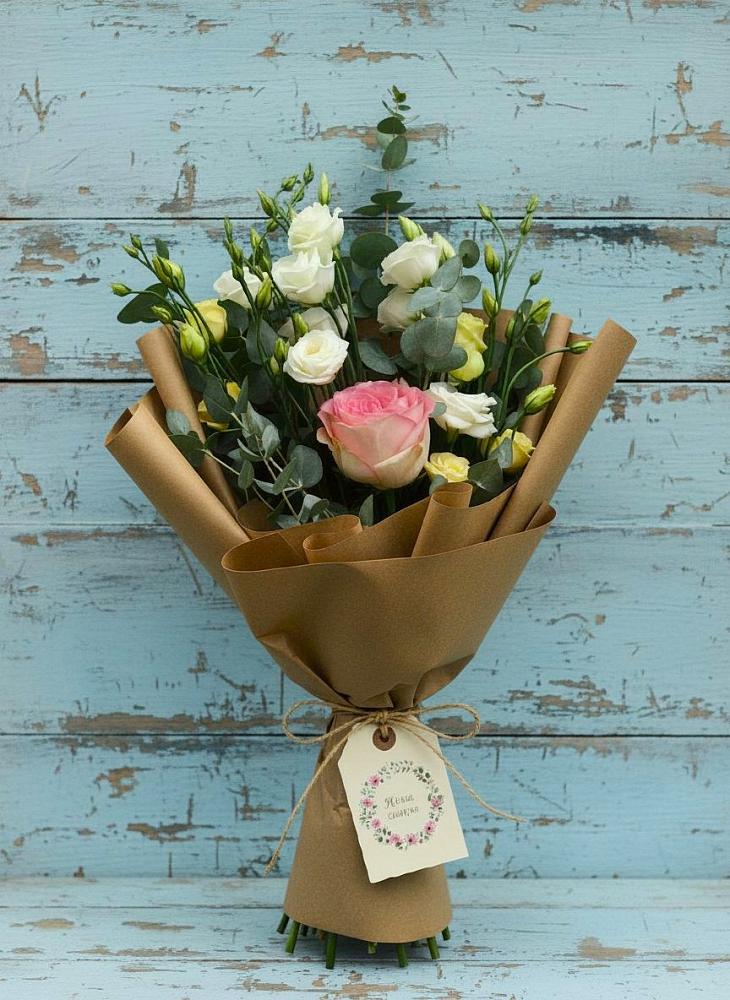 Букет цветов из: Розы и Лизиантусы в Большевике Ставропольского края