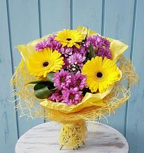 Букет цветов из:  Хризантемы и Герберы в Большевике Ставропольского края