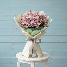 Букет цветов из:  Орхидеи и Розы в Большевике Ставропольского края