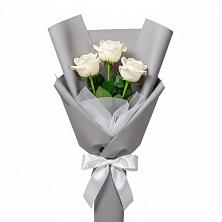 Букет 3 белые розы в Большевике Ставропольского края