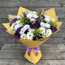 Букет цветов из:  Ирисы, Хризантемы и Ромашки в Большевике Ставропольского края