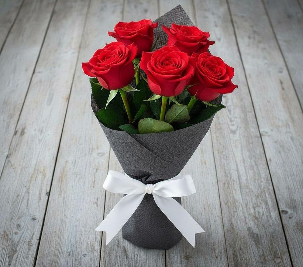 Букет 5 Красных роз Эдлесс Лав в Большевике Ставропольского края
