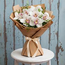 Букет цветов из:  Орхидеи и Розы в Большевике Ставропольского края