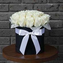 Цветочная композиция из Розы в шляпной коробке в Большевике Ставропольского края